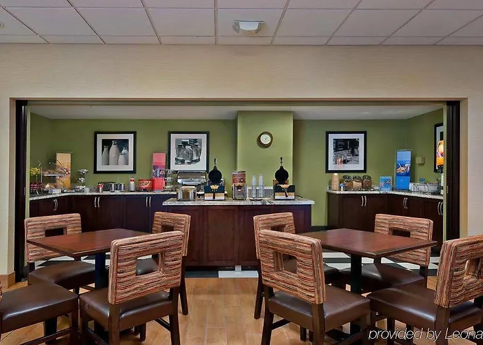 Hampton Phoenix/anthem Hotel 3*